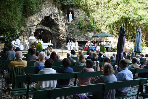 Wallfahrtsmesse in der Lourdesgrotte Maria Gugging